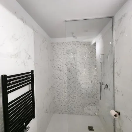 Apartment One Floreasca Near Park Luxury *