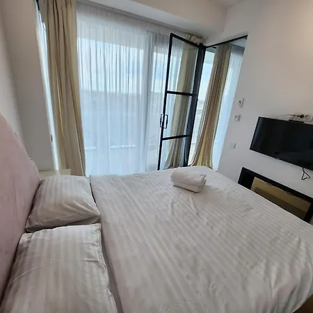 One Floreasca Near Park Luxury Апартаменты